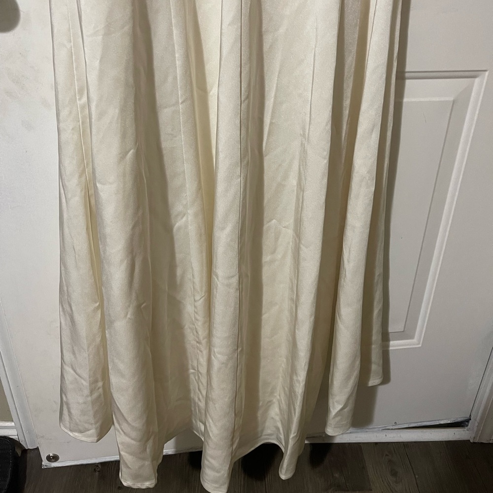 Ivory gown - Picture 6 of 6